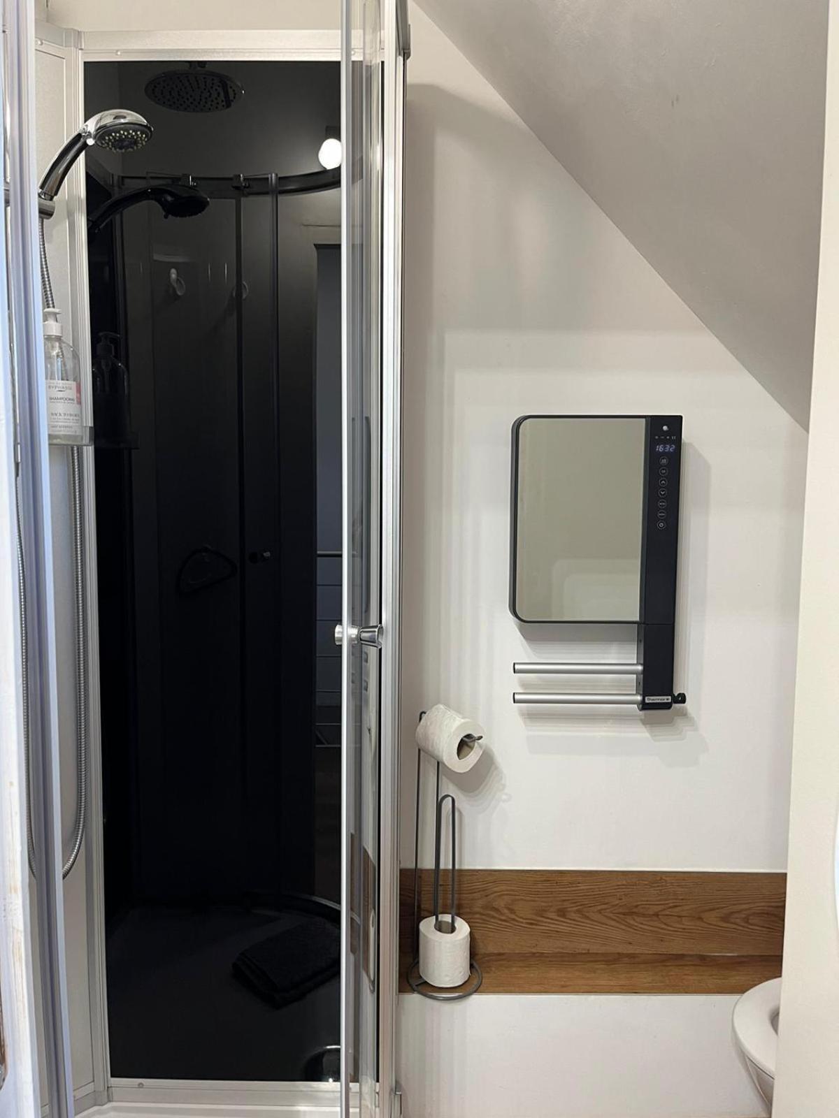 Appartement Type Loft Avec Terrasse 瑟堡 外观 照片
